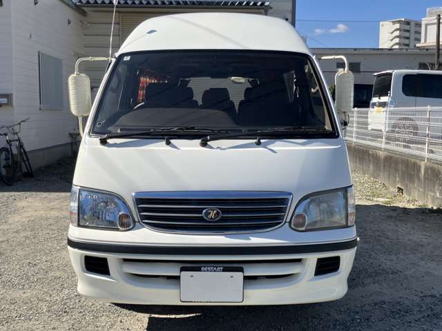 2001 Toyota Hiace – thumbnail 2