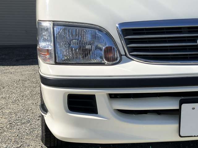 2001 Toyota Hiace – thumbnail 4