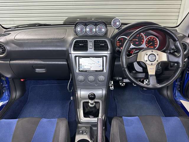 2004 Subaru Impreza STI – thumbnail 2