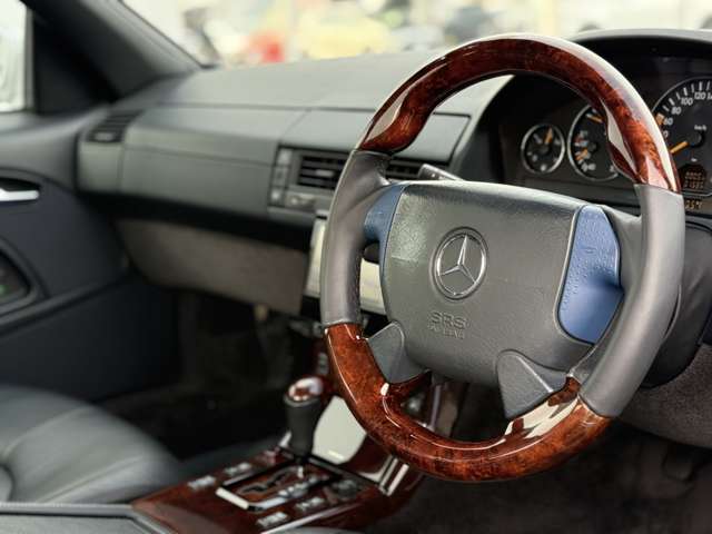 2000 Mercedes-Benz SL-Class – thumbnail 3
