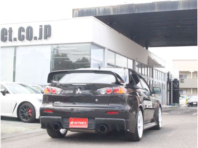 2010 Mitsubishi Lancer Evolution – thumbnail 2