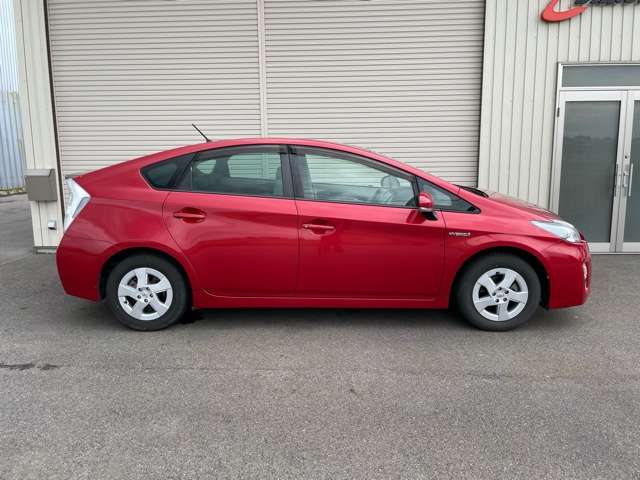 2010 Toyota Prius – thumbnail 2