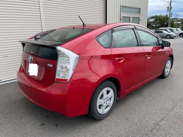 2010 Toyota Prius – thumbnail 3