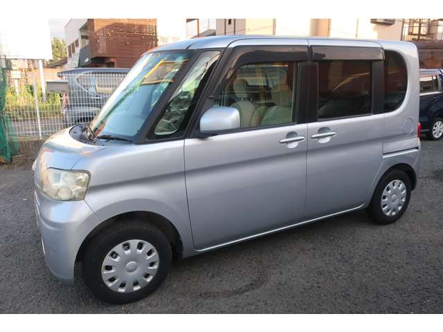 2009 Daihatsu Tanto – thumbnail 2