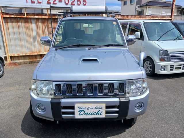 2010 Mitsubishi Pajero Mini – thumbnail 2