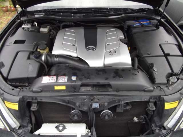 2001 Toyota Celsior – thumbnail 3