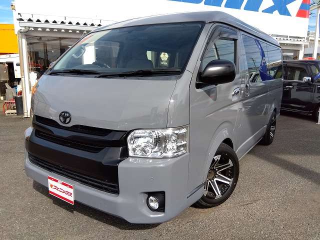 2006 Toyota Hiace – thumbnail 2