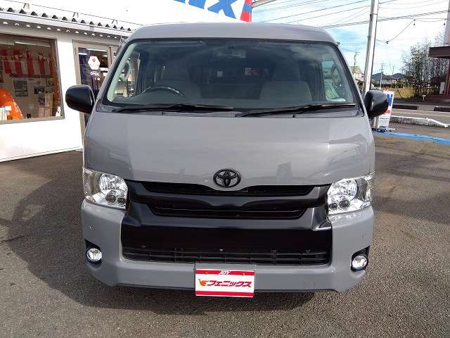 2006 Toyota Hiace – thumbnail 3
