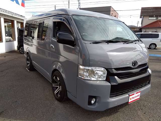 2006 Toyota Hiace – thumbnail 4