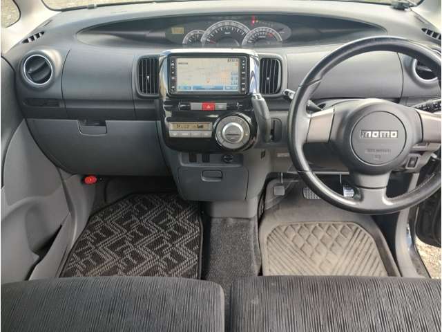 2010 Daihatsu Tanto – thumbnail 4