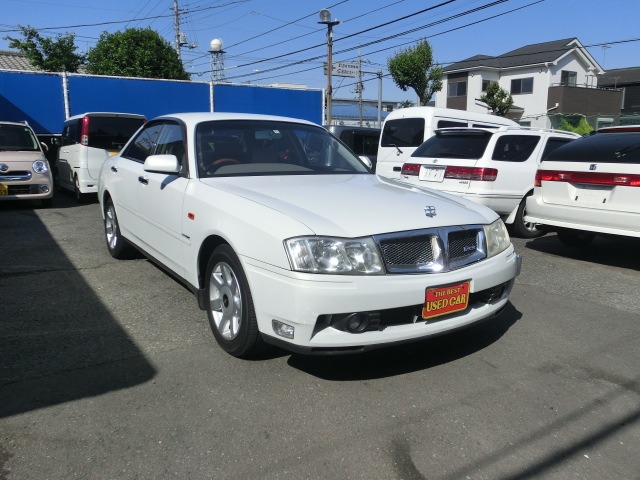 2000 Nissan Gloria