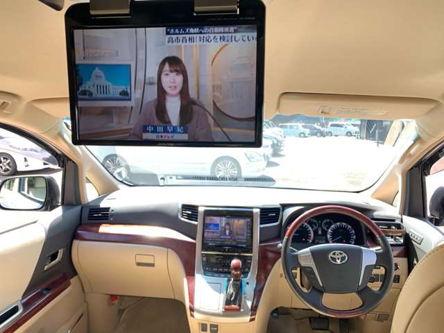 2009 Toyota Alphard – thumbnail 2