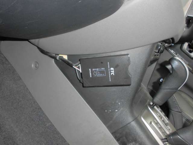 2005 Mitsubishi Pajero – thumbnail 2