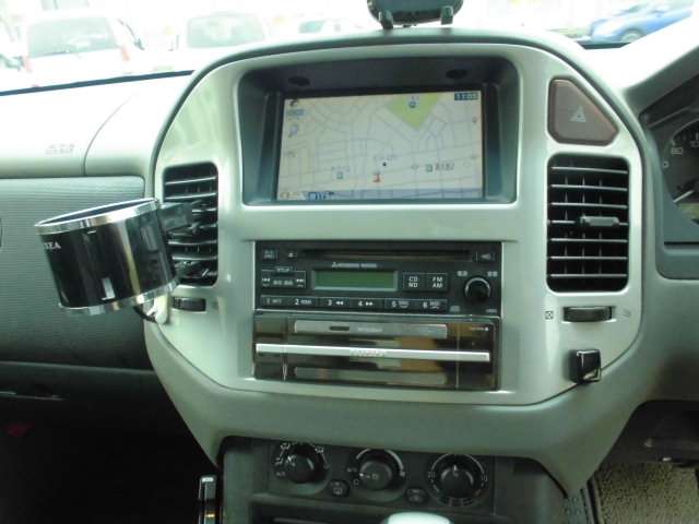 2005 Mitsubishi Pajero – thumbnail 3