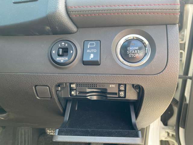 2010 Toyota Crown Athlete – thumbnail 3