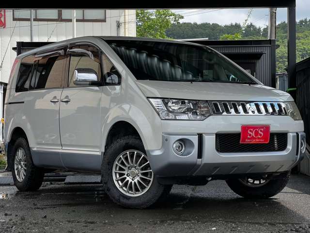 2009 Mitsubishi Delica D:5 – thumbnail 2