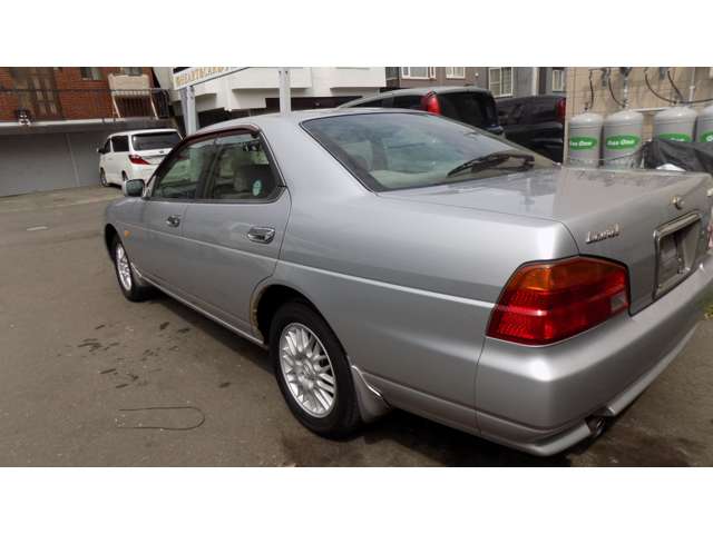 1998 Nissan Laurel – thumbnail 3
