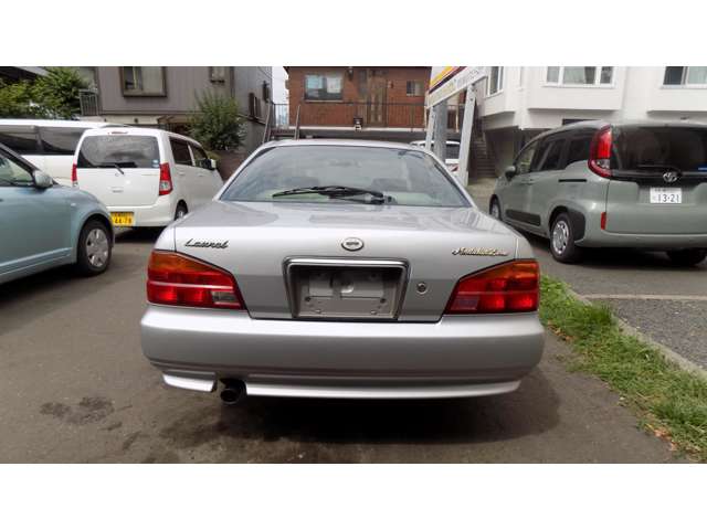 1998 Nissan Laurel – thumbnail 4