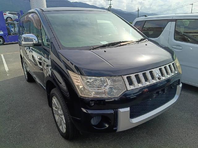 2008 Mitsubishi Delica D:5 – thumbnail 4