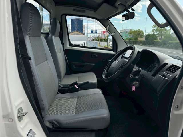 2010 Toyota LiteAce Track – thumbnail 2