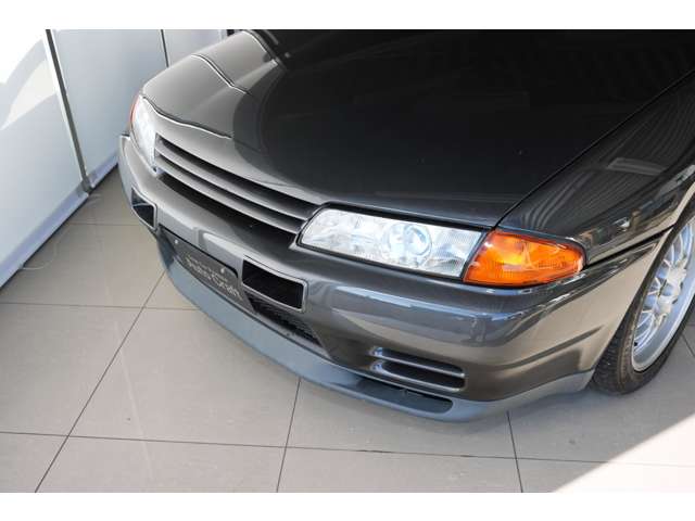 1993 Nissan Skyline GT-R – thumbnail 3