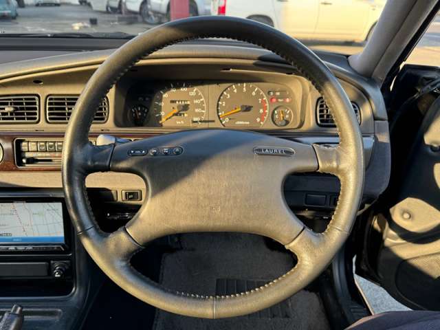 1991 Nissan Laurel – thumbnail 3