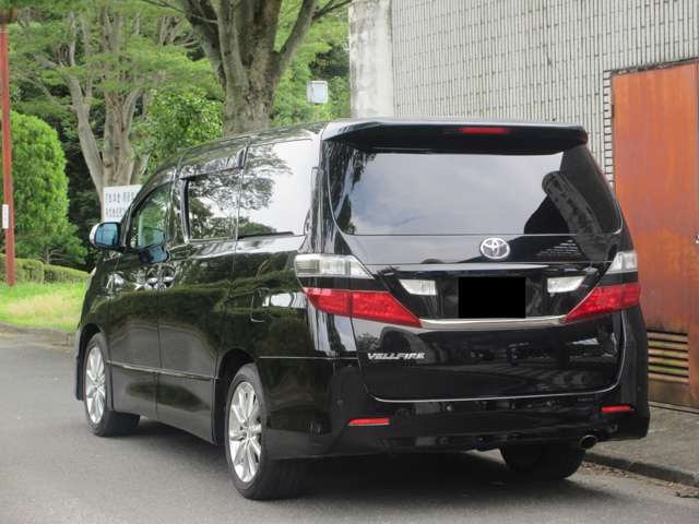 2010 Toyota Vellfire – thumbnail 4