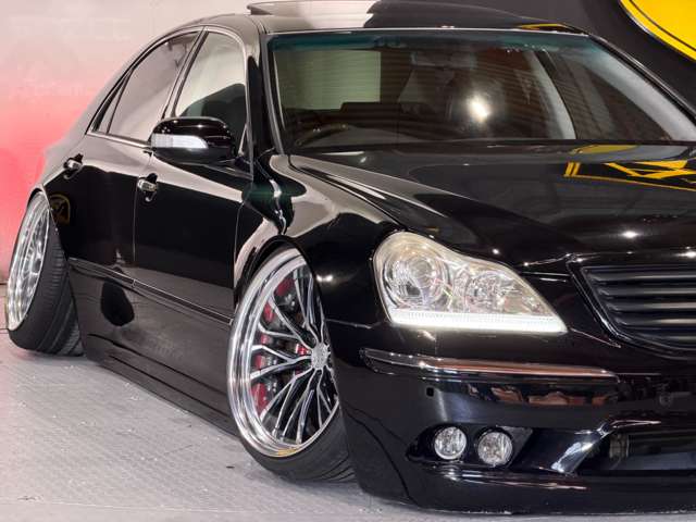 2004 Toyota Crown Majesta – thumbnail 3