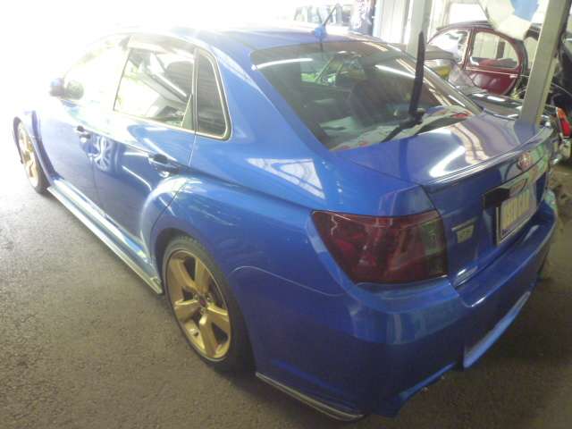 2010 Subaru Impreza STI – thumbnail 3