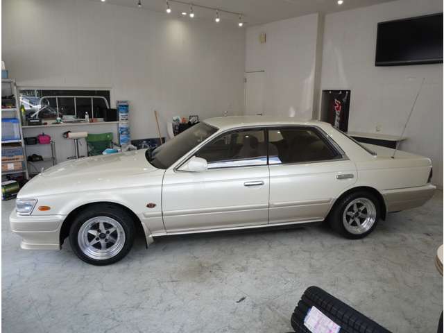 1991 Nissan Laurel – thumbnail 4