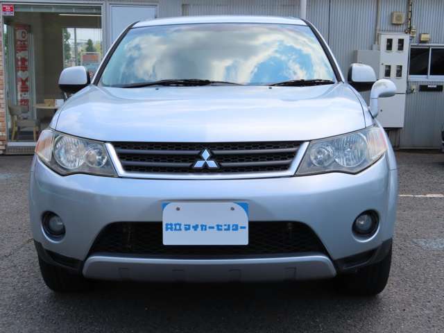2005 Mitsubishi Outlander – thumbnail 2