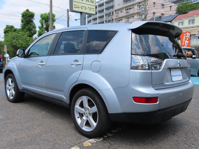 2005 Mitsubishi Outlander – thumbnail 4