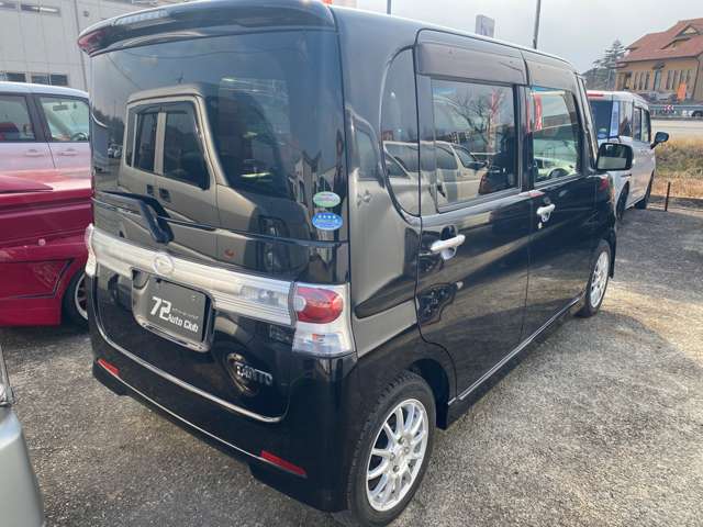 2010 Daihatsu Tanto – thumbnail 4