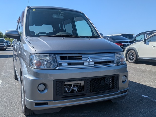 2010 Mitsubishi Toppo