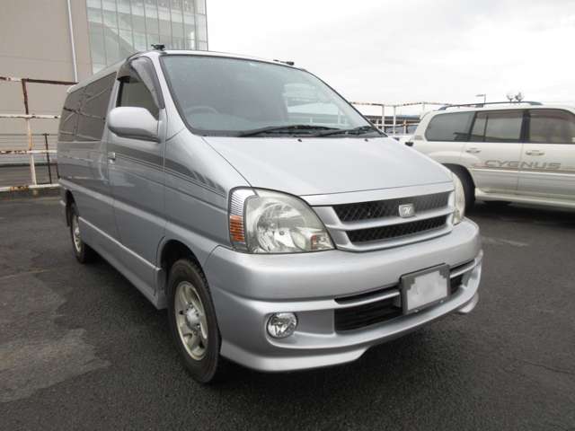 2001 Toyota Touring Hiace – thumbnail 3