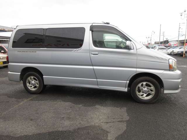 2001 Toyota Touring Hiace – thumbnail 4