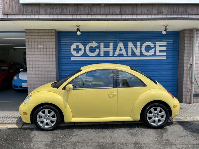 2004 Volkswagen New Beetle – thumbnail 3
