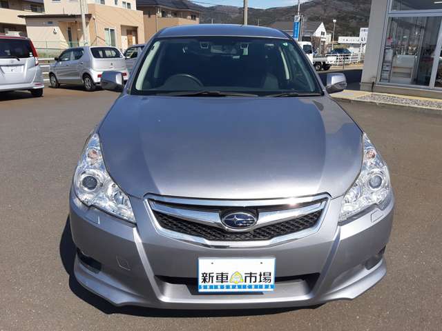 2010 Subaru Legacy Touring Wagon – thumbnail 2