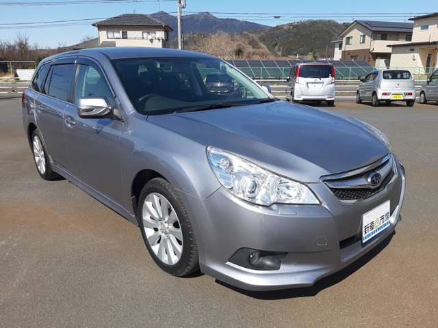2010 Subaru Legacy Touring Wagon – thumbnail 3