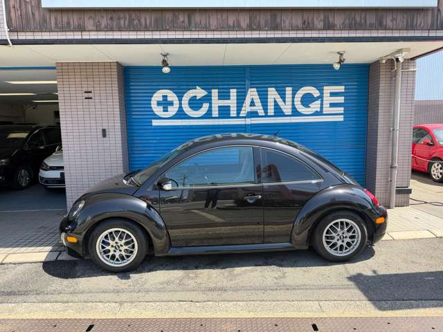 2004 Volkswagen New Beetle – thumbnail 3