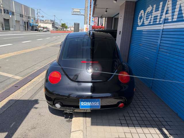 2004 Volkswagen New Beetle – thumbnail 4