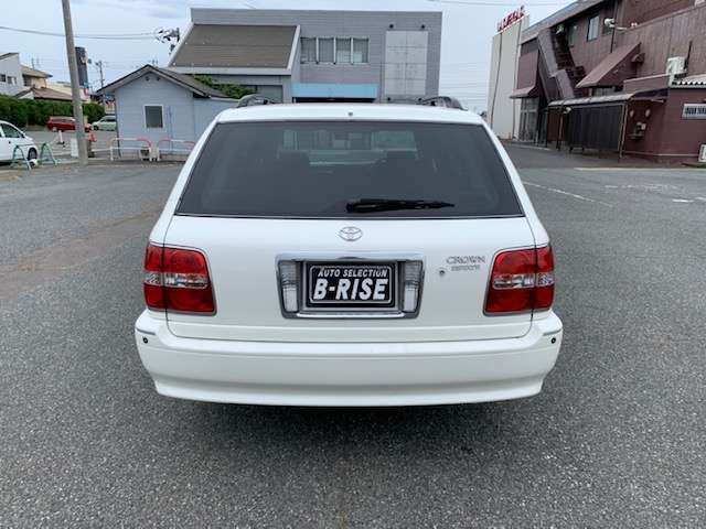 2002 Toyota Crown Estate – thumbnail 2