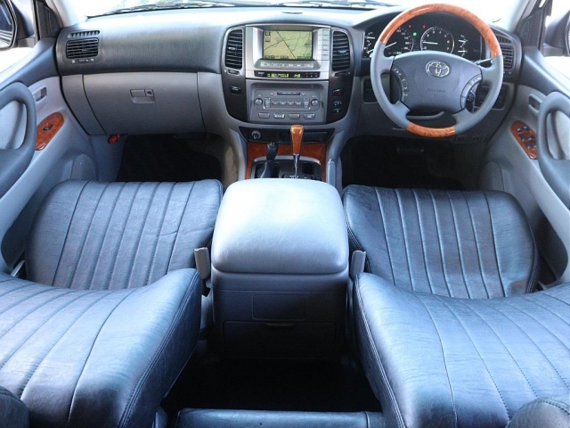 2005 Toyota Land Cruiser 100 – thumbnail 3