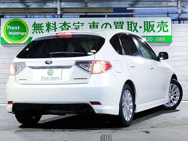 2010 Subaru Impreza Hatchback – thumbnail 2