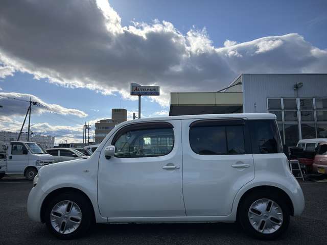 2009 Nissan Cube – thumbnail 4