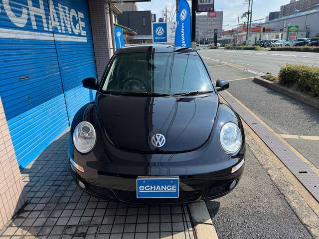 2010 Volkswagen New Beetle – thumbnail 2