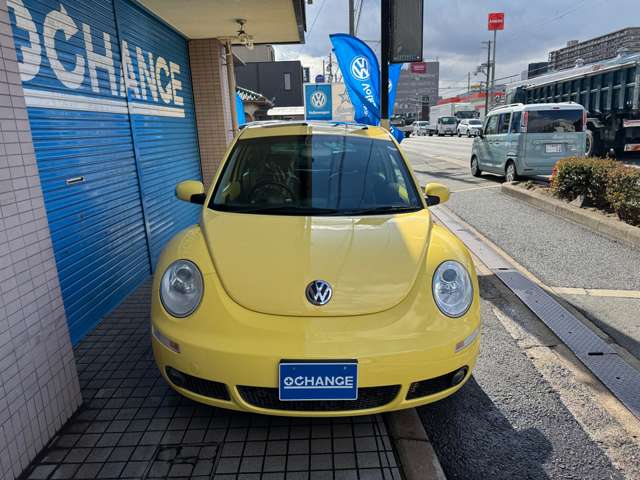 2009 Volkswagen New Beetle – thumbnail 2