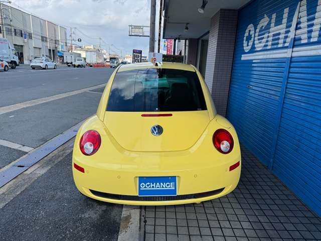 2009 Volkswagen New Beetle – thumbnail 4