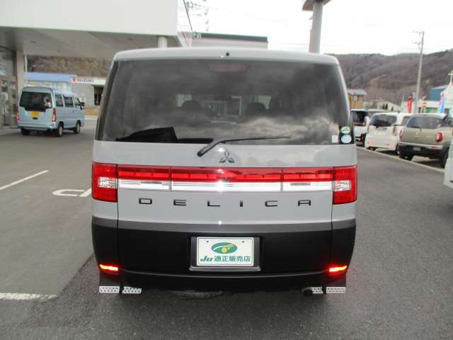 2008 Mitsubishi Delica D:5 – thumbnail 4