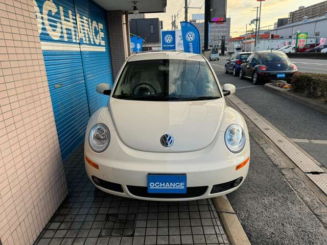 2009 Volkswagen New Beetle – thumbnail 2